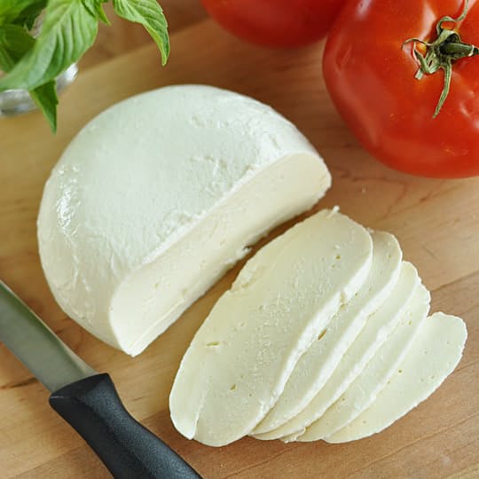 File:Mozzarella.jpg